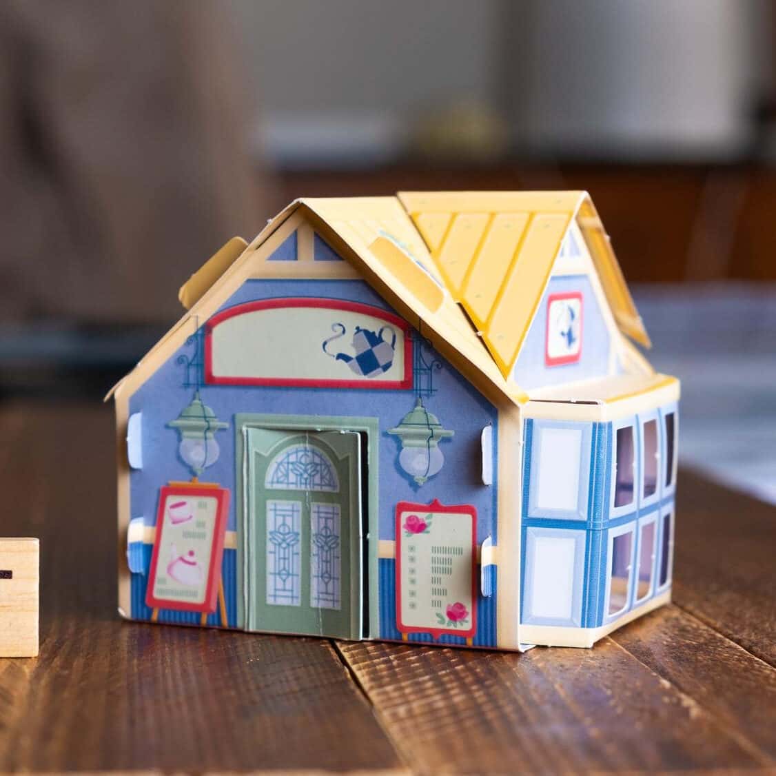 Photo figure of a house together with the word rent concept of rental housing real estate