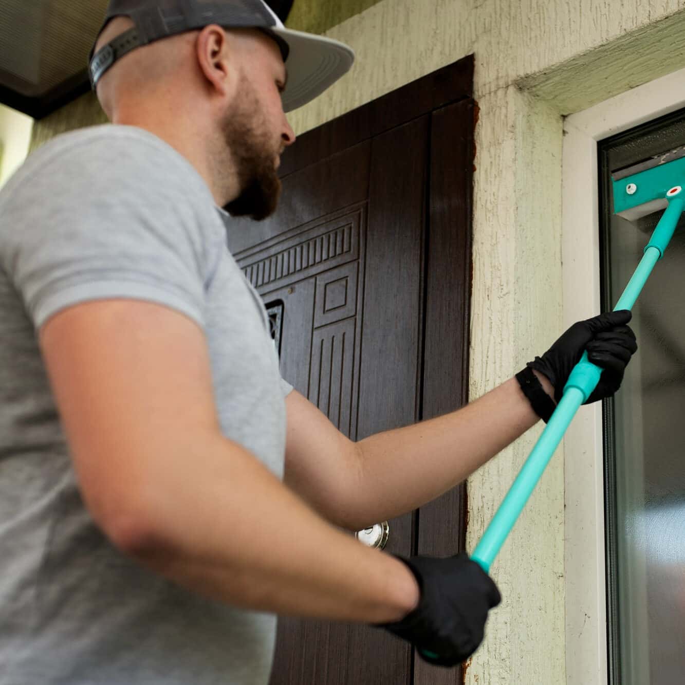 man-doing-professional-home-cleaning-service (1)